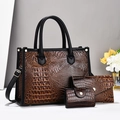 Ensemble 3 pièces de sacs à main marron motif crocodile avec détails dorés et anses noires - Marron