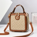 Sac cabas carré vintage avec imprimé logo, patchwork marron et poignée ornée d'un foulard - Abricot et Jaune Terre