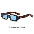 Rechteckige Sonnenbrille in Schildpatt-Optik mit blauen Gläsern und Goldnieten - Schildpatt-Rahmen Blaue Gläser
