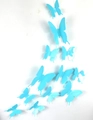 Detailansicht hellblauer 3D-Schmetterling-Wandaufkleber in verschiedenen Größen am Set - PVC Schmetterling / Hellblau
