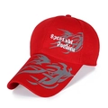 Rote Outdoor-Baseballkappe aus Canvas mit grauen Sportlinien und modischem Schriftzug - Rot