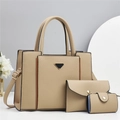 Set di tre borse beige in pelle grana con borsa a mano e dettaglio triangolo metallico - Cachi