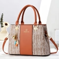 Elegante borsa a mano da donna con design patchwork e tracolla regolabile - Giallo Terra con Cachi