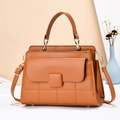Détails du sac à main marron en cuir PU avec motifs en relief et boucles dorées - Jaune Terre