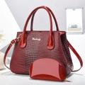 Borsa tote rosso scuro in pelle goffrata coccodrillo con pochette coordinata oro - Taglia unica / Rosso Vino
