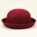 Cappello cloche minimalista in feltro di lana bordeaux con bordo arrotolato per l'inverno - Adulto 57cm / Borgogna