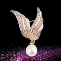Golden double-wing brooch with sparkling rhinestones and a white pearl drop detail - xz4015 Double Wings