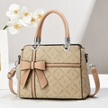 Borsa a mano in pelle caffè chiaro con motivi monogramma e decoro a fiocco 3D - Caffè Chiaro Monogramma (Stile 8)