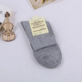 Classic light grey cotton crew socks for men with reinforced heel and toe detail - One Size / Light Gray