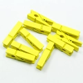 Set di 10 piccole mollette in legno gialle con molla per decorazione foto e casa - Giallo
