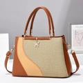 Elegante bolso tote tejido tricolor con colgante de mariposa dorada y correa de hombro - Amarillo Tierra