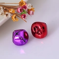 Polished red and purple cross-opening metal bells with dried flower decoration - 13mm / Red