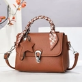 Sac bandoulière marron en cuir avec poignée foulard en soie et charm étoile élégant - Jaune Terre