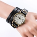 Orologio vintage in bronzo con cinturino in pelle a triplo giro e borchie tonde - Nero