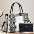 Elegante borsa tote pitonata e pochette nera con finiture in metallo dorato - Bianco Sporco