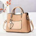 Sac à main plissé beige élégant pour femme avec imprimé Fashion Queen et pendentif coeur - Kaki
