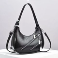 Borsa a mezzaluna in pelle cerata nera con catena d'argento e ciondolo a lucchetto - Nero