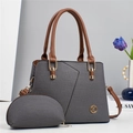 Bolso gris texturizado con asa marrón y colgante con logo K dorado para mujer - Gris