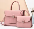 Set di borse rosa da donna in pelle PU opaca con dettagli a righe e tracolla - Rosa