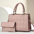 Ensemble sac à main rose avec poignée en V métallique et pochette assortie en similicuir - Rose