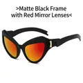 Matte schwarze Cat-Eye-Sonnenbrille mit roten Spiegelgläsern und goldenen Details - Matt Schwarzer Rahmen Rote Verspiegelte Gläser (C0.3)
