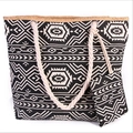 Borsa da spiaggia in tela con motivo etnico geometrico bianco e nero e portamonete - Griglia Bianca e Nera