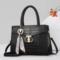 Sac à main chic noir texture crocodile avec poignée et fermoir en T doré - Noir