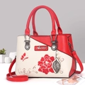 Sac bandoulière rouge et blanc avec broderie florale, perles et détails métalliques - Style 2 Rouge