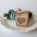 Cajas de caramelos para boda de papel kraft con diseño de corazón y cuerda de yute - Estilo Corazón Love
