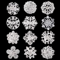 Lot de 12 broches argentées avec strass brillants aux designs variés - Style Argent (AB165-A)