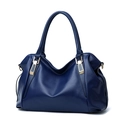 Bolso de mano azul oscuro en piel sintética con patrón litchi y elegantes detalles dorados - Azul Real