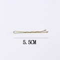 Detailansicht der 5,5 cm langen goldenen Metall-Haarklammer im minimalistischen Design - Gold