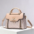 Elegante beige Ledertasche mit Buchstabenmuster und schwanenförmigem Metallverschluss - Khaki