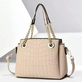 Sac à main beige texture crocodile avec poignée chaîne dorée et bandoulière pour femme - Khaki Clair