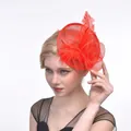 Elegante fascinator rosso acceso con rosa in rete e piume per cerimonie e matrimoni - Rosso