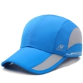 Berretto sportivo blu ad asciugatura rapida con rete grigia e stampa sulla parte laterale - Regolabile / Blu Reale