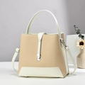 Sac seau en paille avec poignées en cuir blanc cassé et boucles métalliques argentées - Blanc Cassé