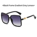 Oversize-Sonnenbrille in Schwarz mit grauen Verlaufgläsern und goldenen Metalldetails - Schwarzer Rahmen Grauer Verlaufsglas