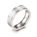 Anillo de acero de titanio pulido con una incrustación de nácar blanco de acabado liso - Estilo Color Acero para Hombre (KR34991-K) / Talla 6