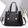 Mini sac à main en cuir litchi noir avec boucles en H argentées et foulard en soie décoré - Noir