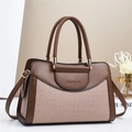 Elegante borsa a tracolla in tela bicolore e pelle marrone con logo a rilievo - Rosa