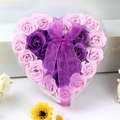 Boîte en cœur de roses en savon violettes et roses avec élégant ruban violet - Bicolore Violet