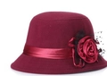 Chapeau cloche vintage en laine bordeaux pour femme avec rose rouge et voile en résille - M (56-58cm) / Bordeaux