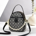 Bolso bandolera redondo con patrón geométrico blanco y negro y cadena de perlas decorativa - 15x19x8cm / Negro