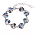 Bracciale a maglie a cuore color argento con inserti in conchiglia di abalone e chiusura - Cuore