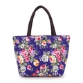 Florale marineblaue Canvas-Lunchtasche mit Rosenmuster und gewebten Griffen - Lila