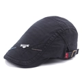Boina clásica de algodón negro para hombre con insignia metálica y hebilla ajustable - Ajustable / Negro