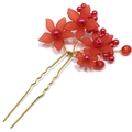 Detalle de horquilla en U dorada con flores rojas mates y perlas para peinados de novia - Aleación de Oro/Resina Roja/Cuentas / Alfiler Dorado Flor Roja / Rojo