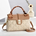 Elegante borsa a mano beige trapuntata con patta marrone e manico con foulard - Cachi e Bianco
