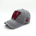 Vintage gewaschene graue Baseballkappe mit burgunderrotem W Stick und Seitenaufnäher - Verstellbar / Grau